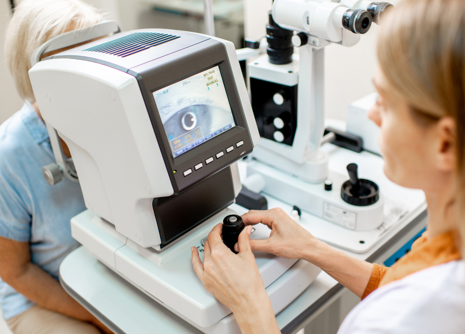 Autorefraktor - vyšetření v oční ordinaci prostřednictvím autorefraktometru